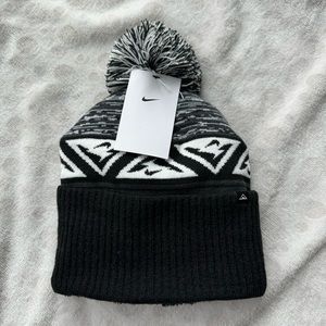 NWT Nike Trail Beanie